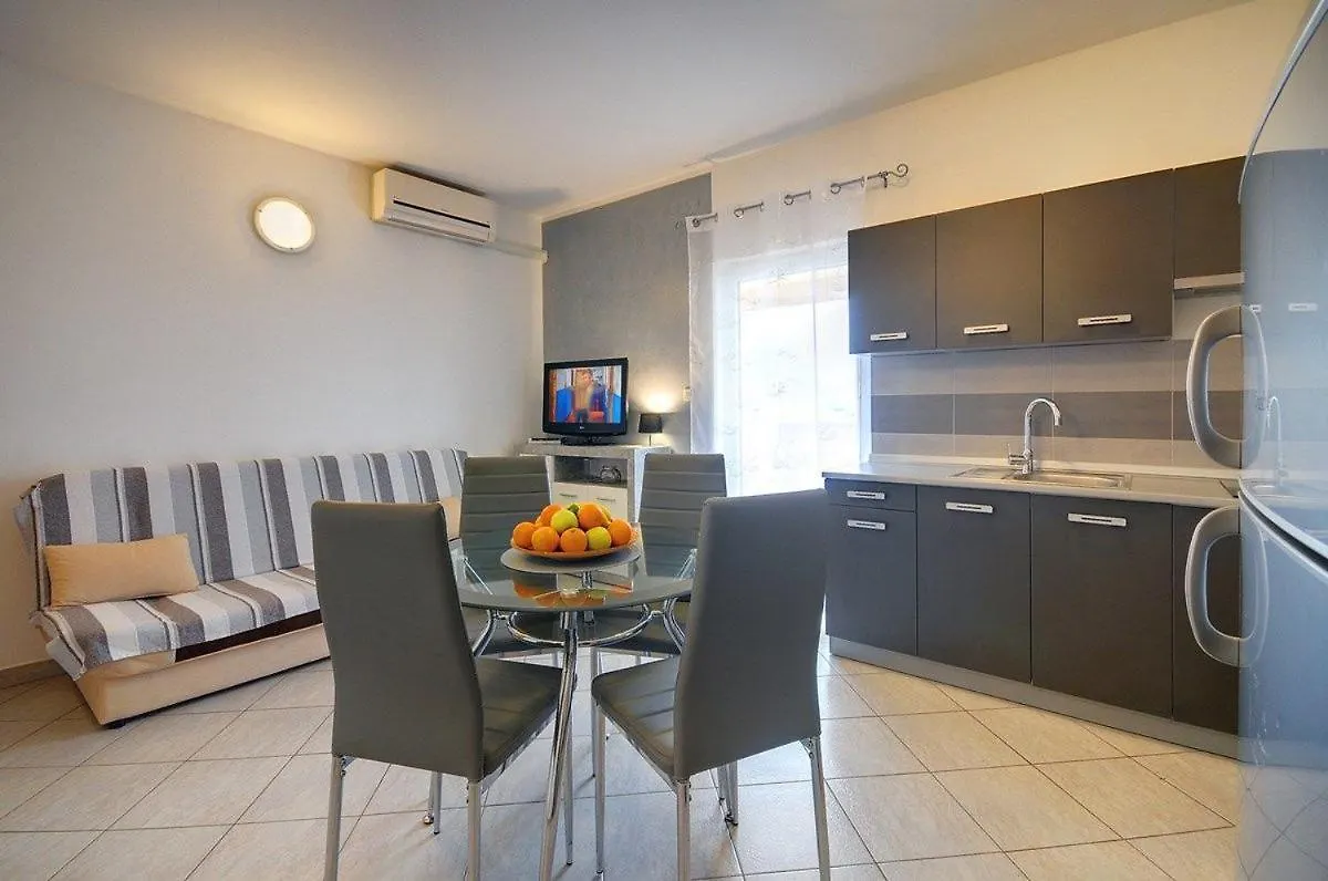 Apartment Mladenka Pula