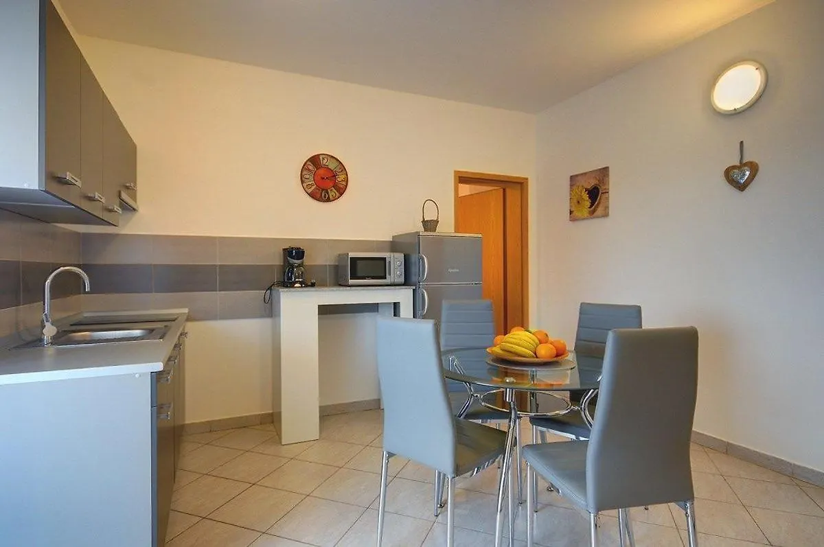 Apartment Mladenka Pula